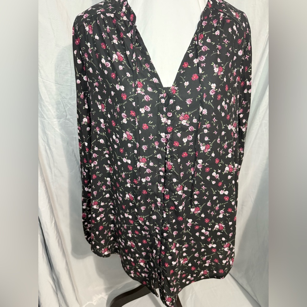 Torrid Black and Pink V-Neck Long Sleeve Blouse